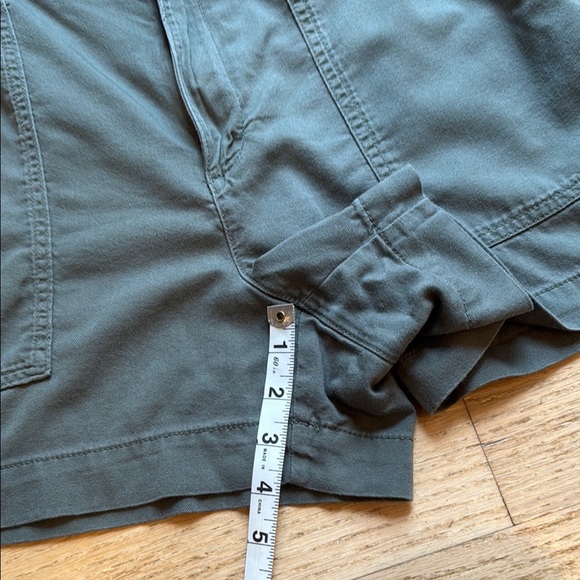 GAP Olive Green Casual Shorts - Picture 6 of 8